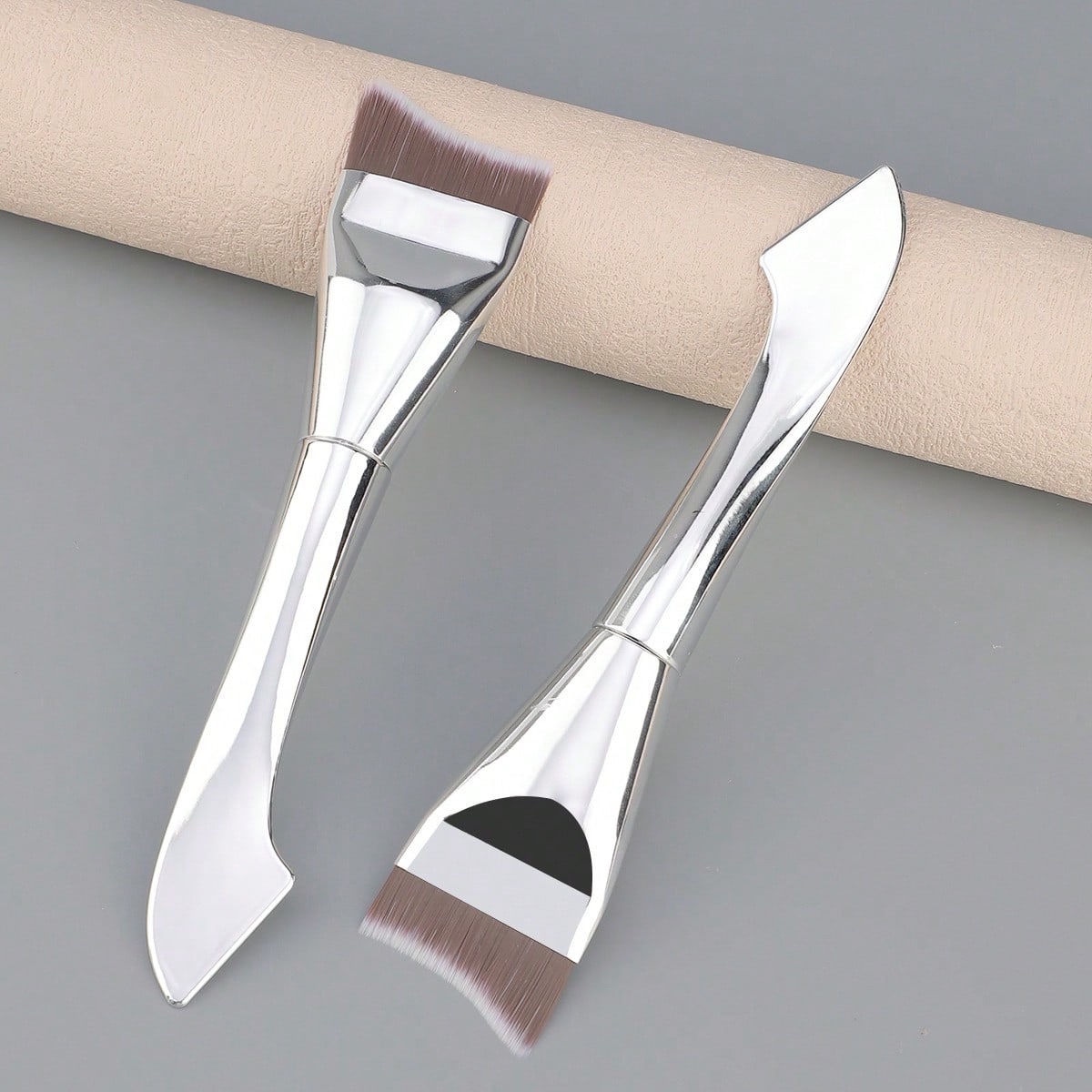 Beauty Makeup Design - Kuas Rias Foundation Desain Crescent yang