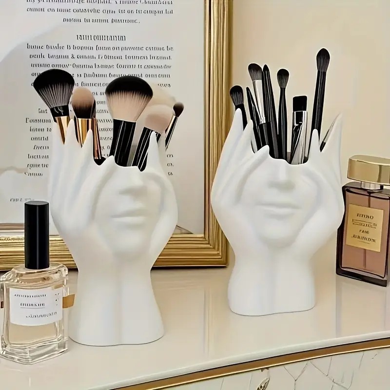 Beauty Makeup Design - Tempat Kuas Rias Bentuk Wajah -