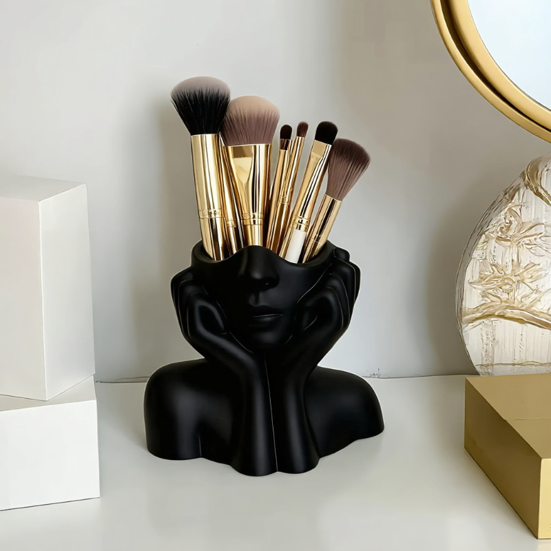 Tempat Kuas Rias Bentuk Wajah  - Beauty Makeup Design ulasan dan harga