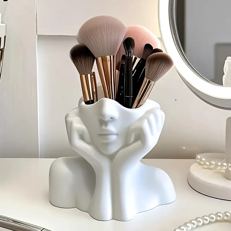 Tempat Kuas Rias Bentuk Wajah  - Beauty Makeup Design ulasan dan harga