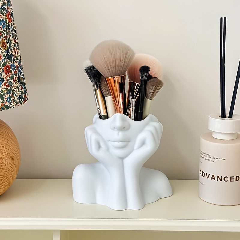Tempat Kuas Rias Bentuk Wajah  - Beauty Makeup Design ulasan dan harga